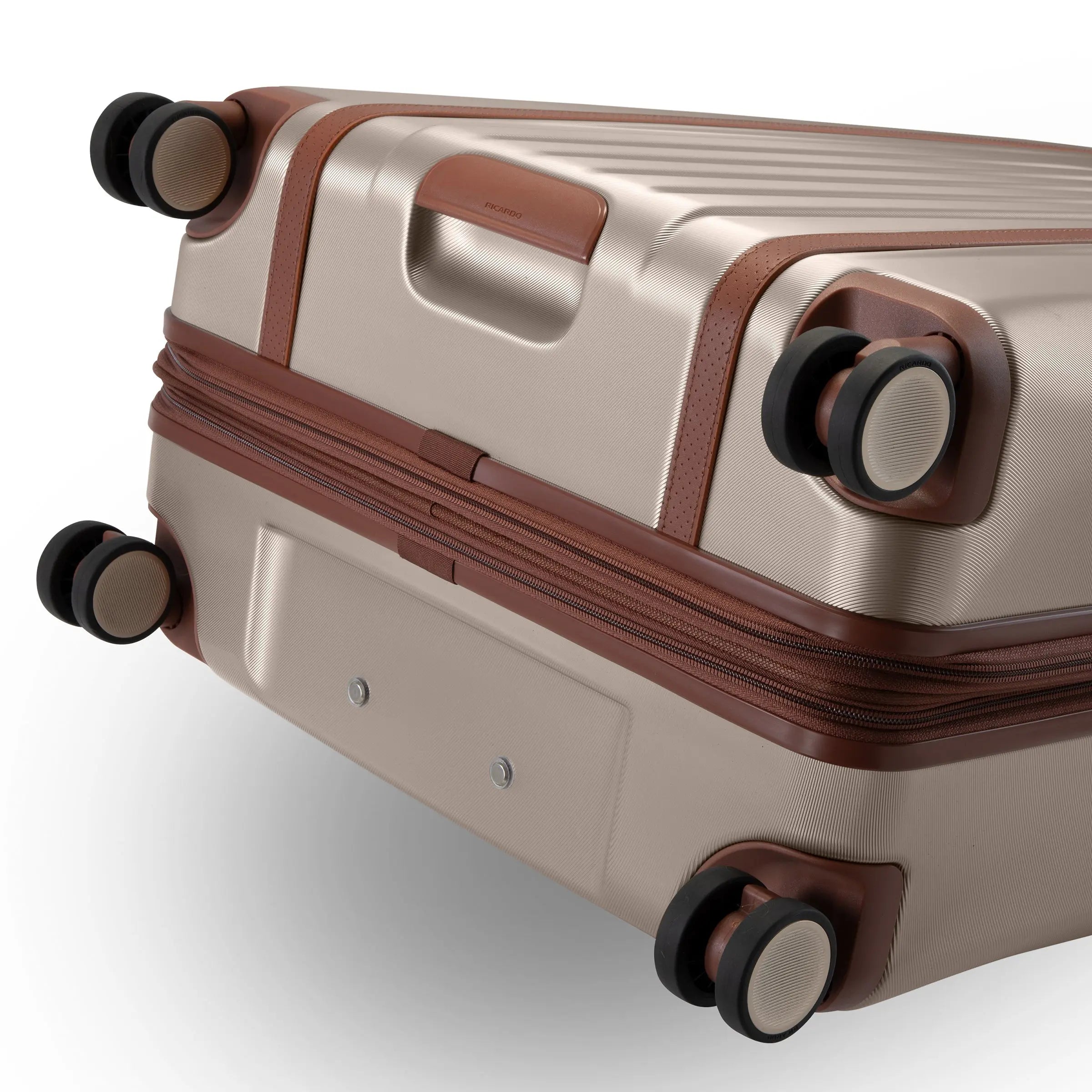 Ricardo Beverly Hills Montecito 2.0 Hardside Medium Check-in Expandable Spinner - Champagne