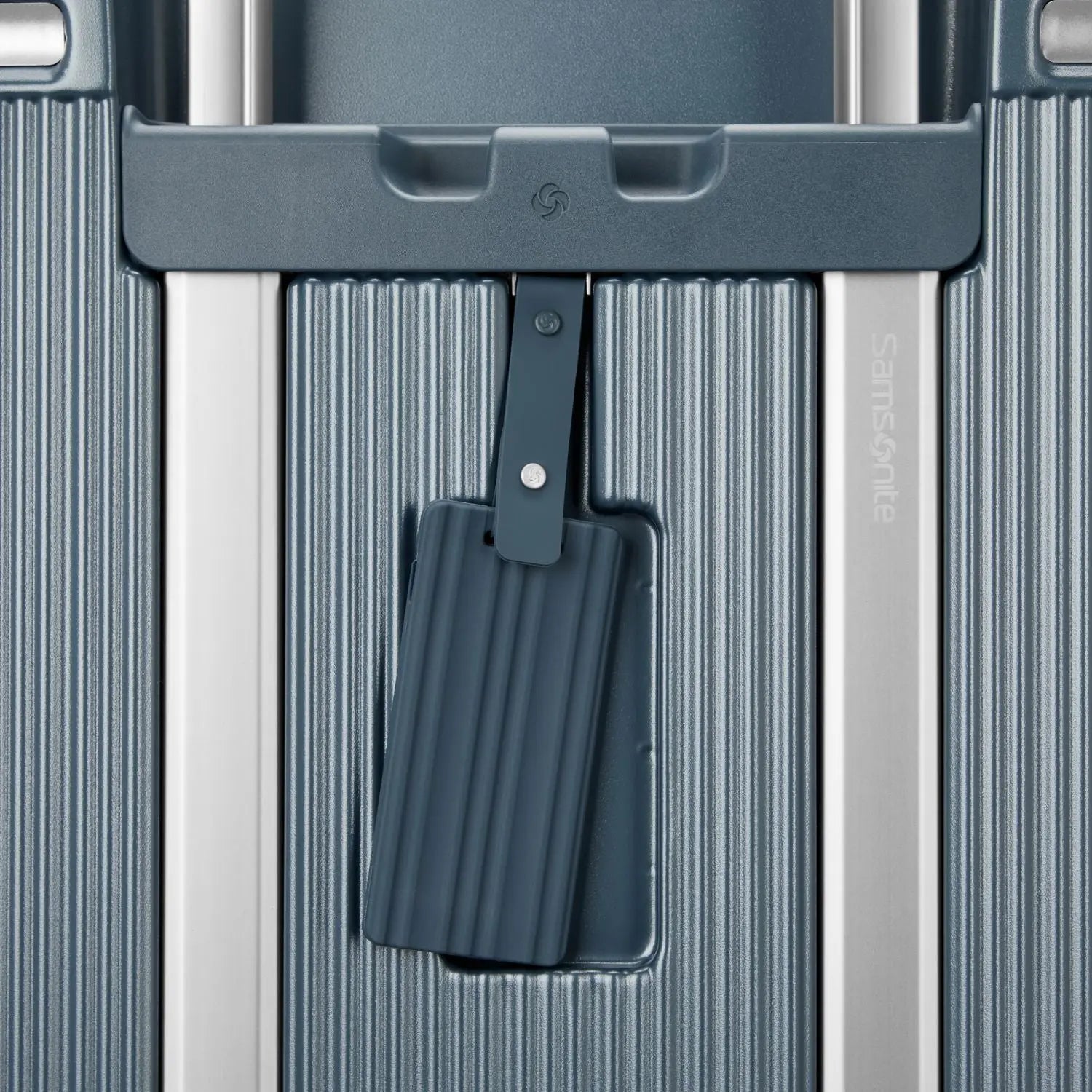 Samsonite  Silhouette 18 Hardside Carry-On Spinner Samsonite
