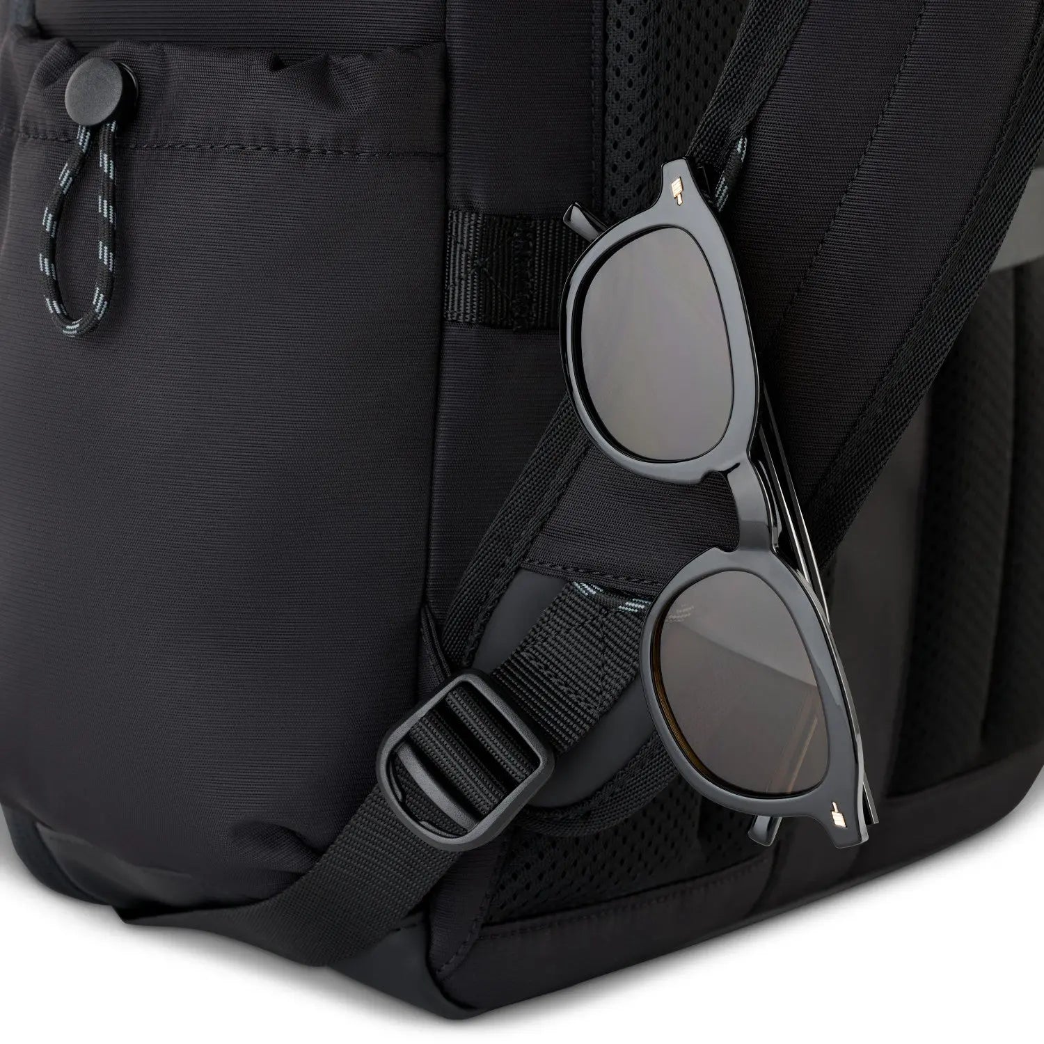 Samsonite Axxis Travel Backpack in Black — DETAIL 11
