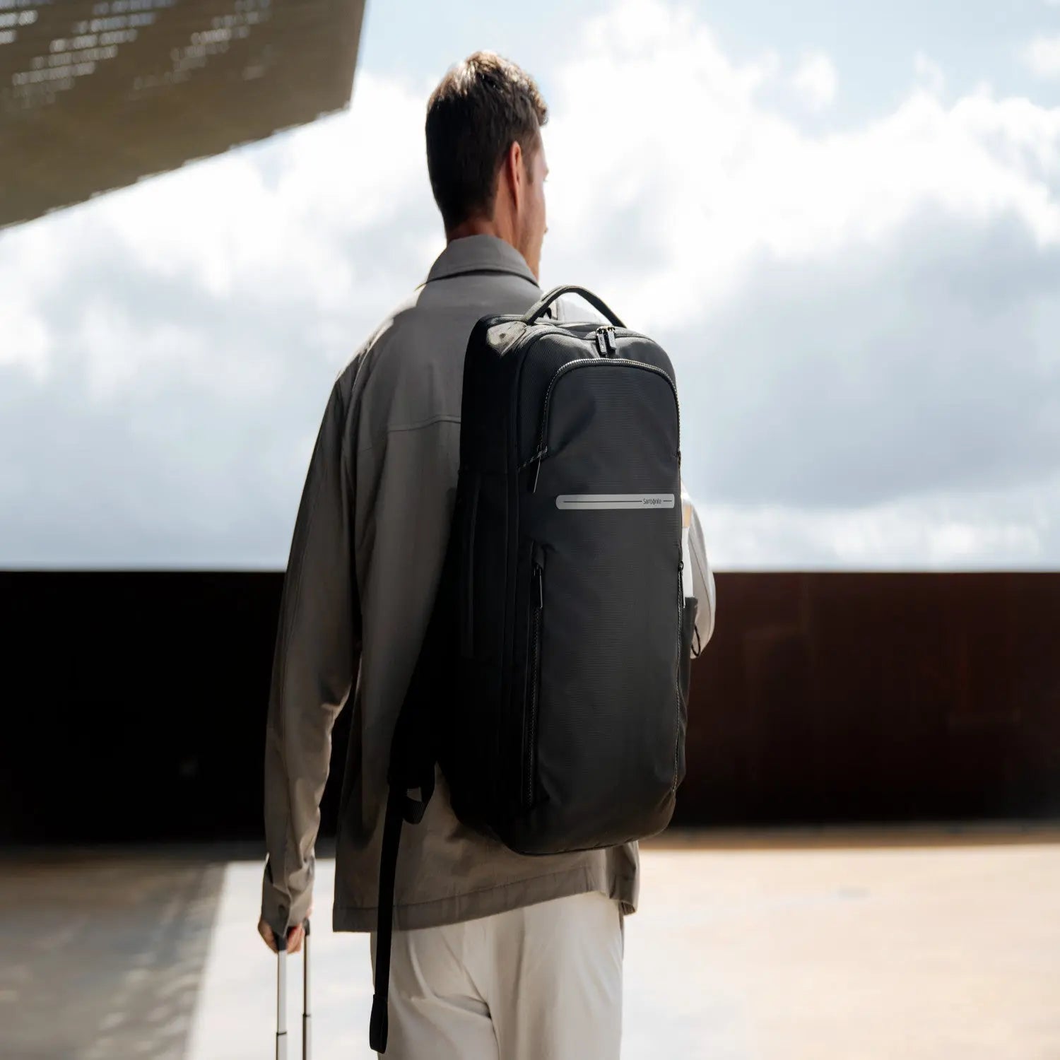 Samsonite Axxis Travel Backpack in Black — LIFESTYLE 23