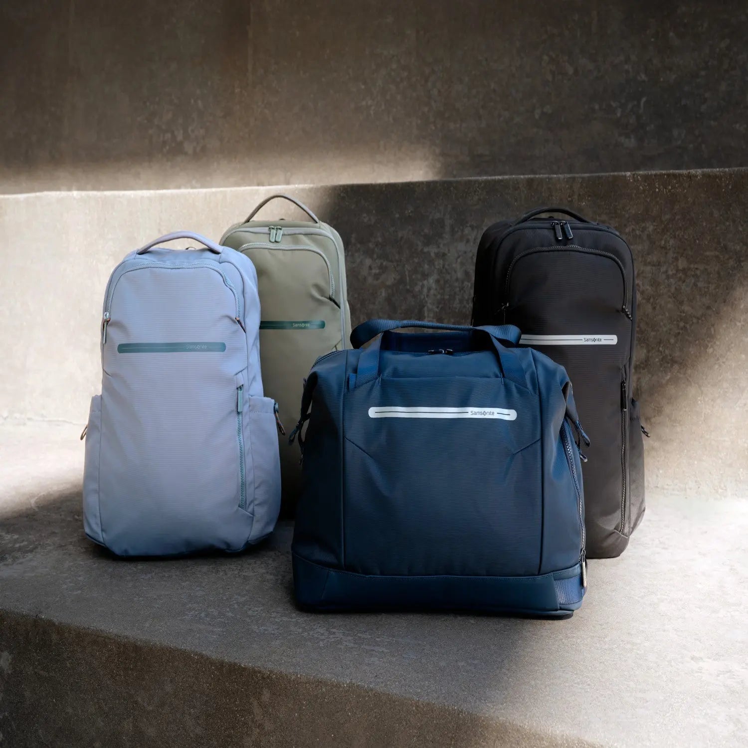 Samsonite Axxis Travel Backpack in Black — LIFESTYLE 32