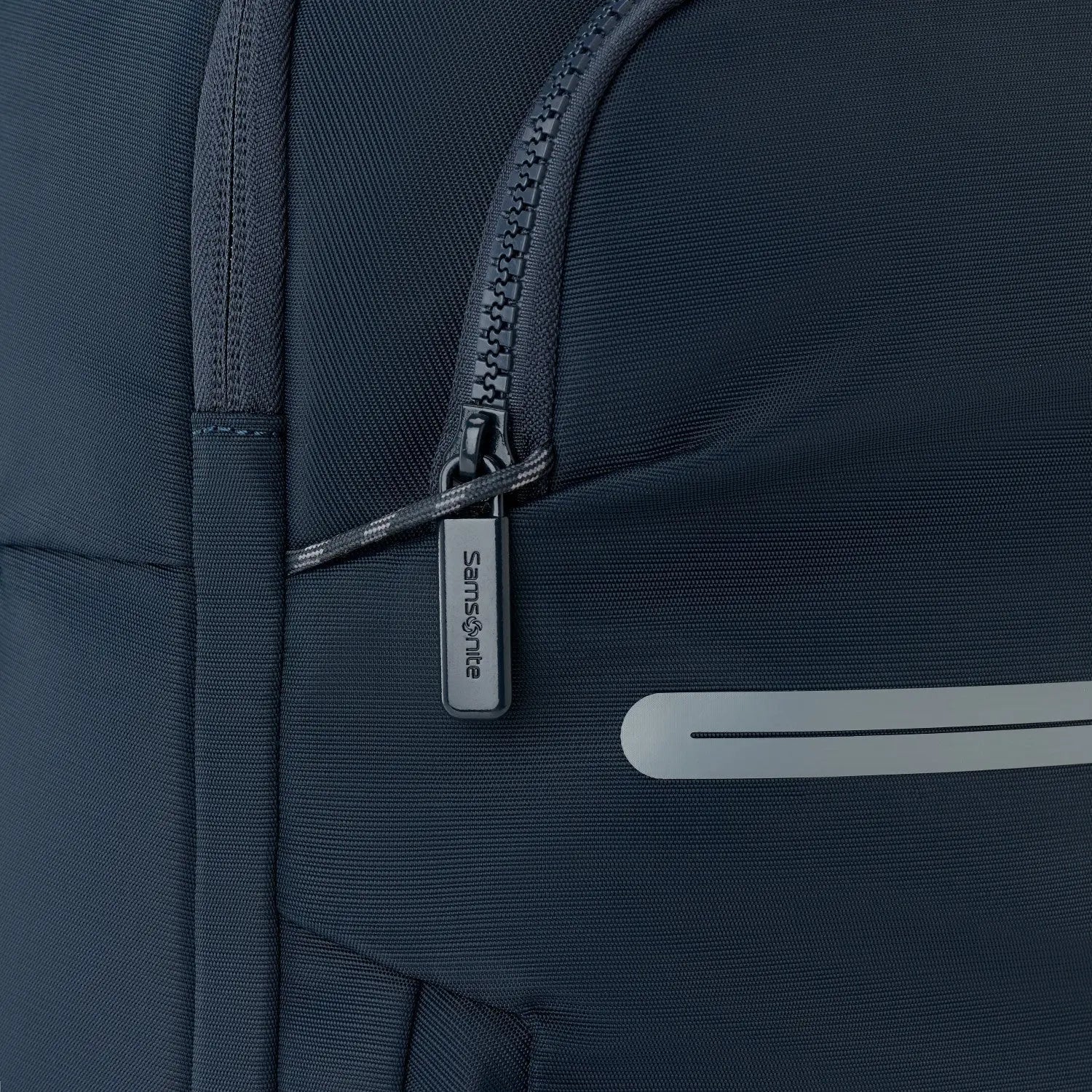 Samsonite Axxis Travel Backpack in Navy — ZIPPER 9
