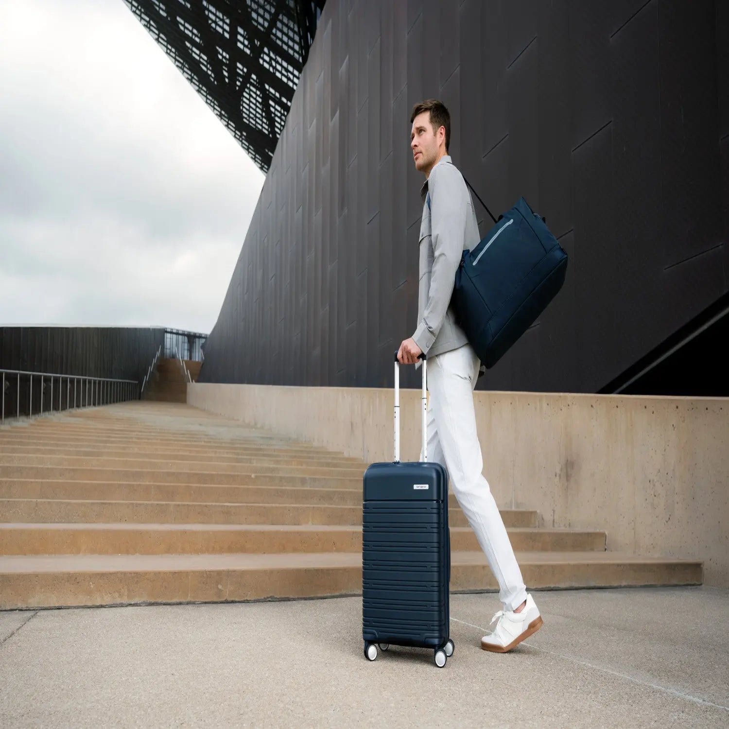 Samsonite Axxis Weekender in Navy — LIFESTYLE 13
