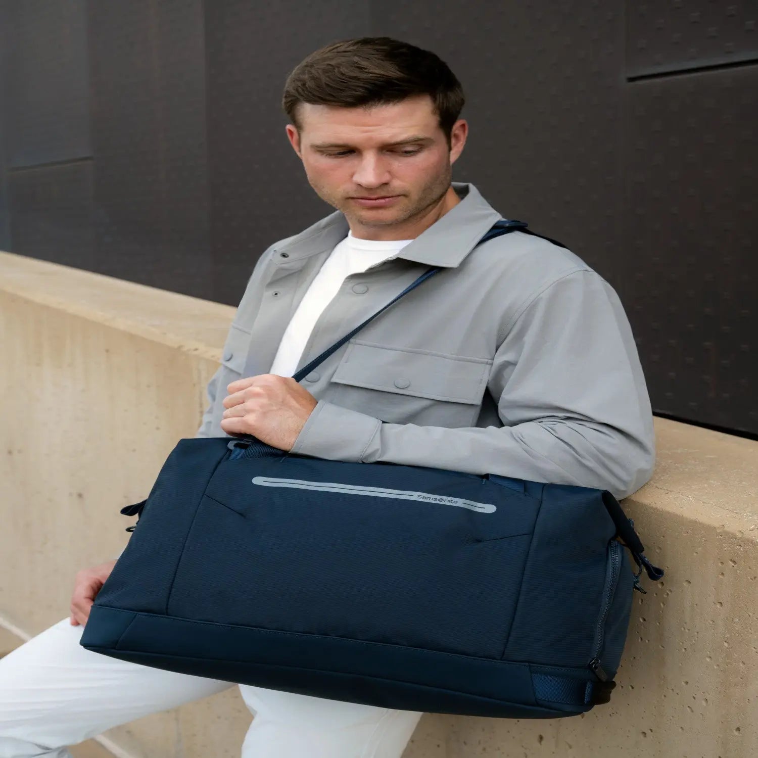 Samsonite Axxis Weekender in Navy — LIFESTYLE 25