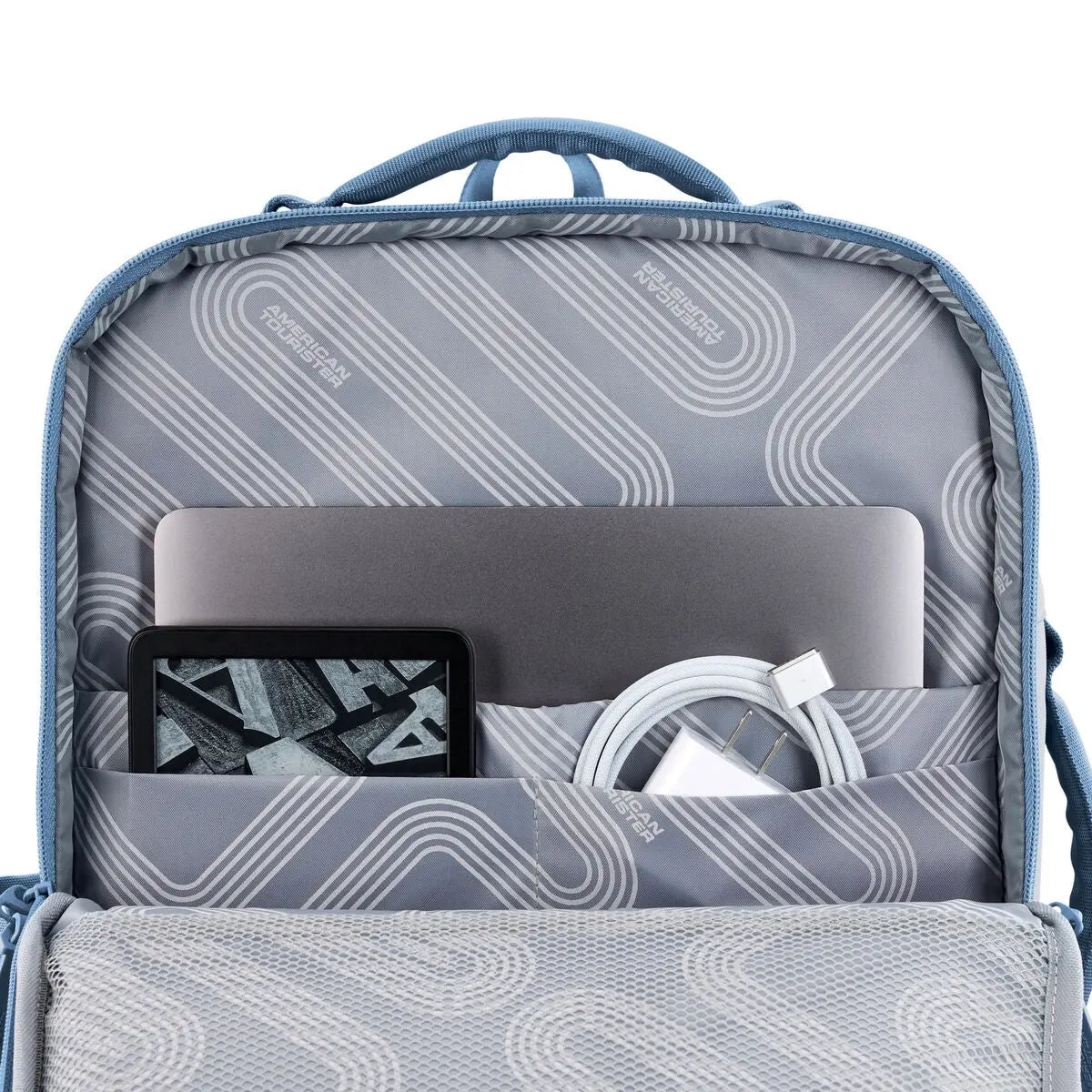 American Tourister Stratum 3.0 Travel Backpack in Elemental Blue - detail
