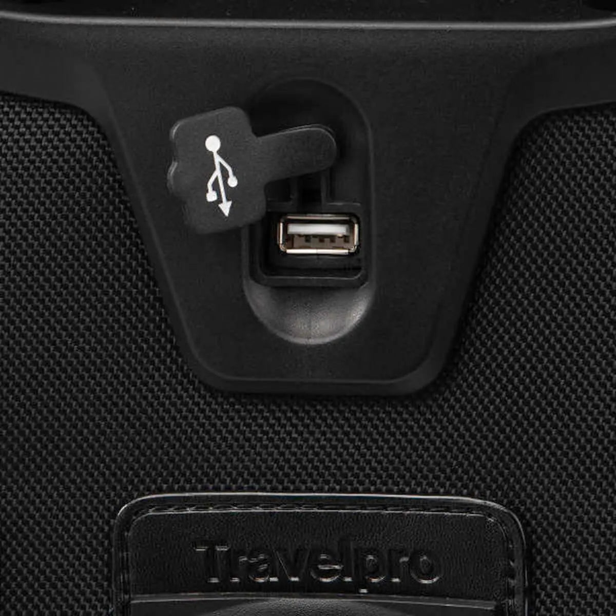 Travelpro Platinum Elite Int Exp Carry-On Spinner - Luggage Base