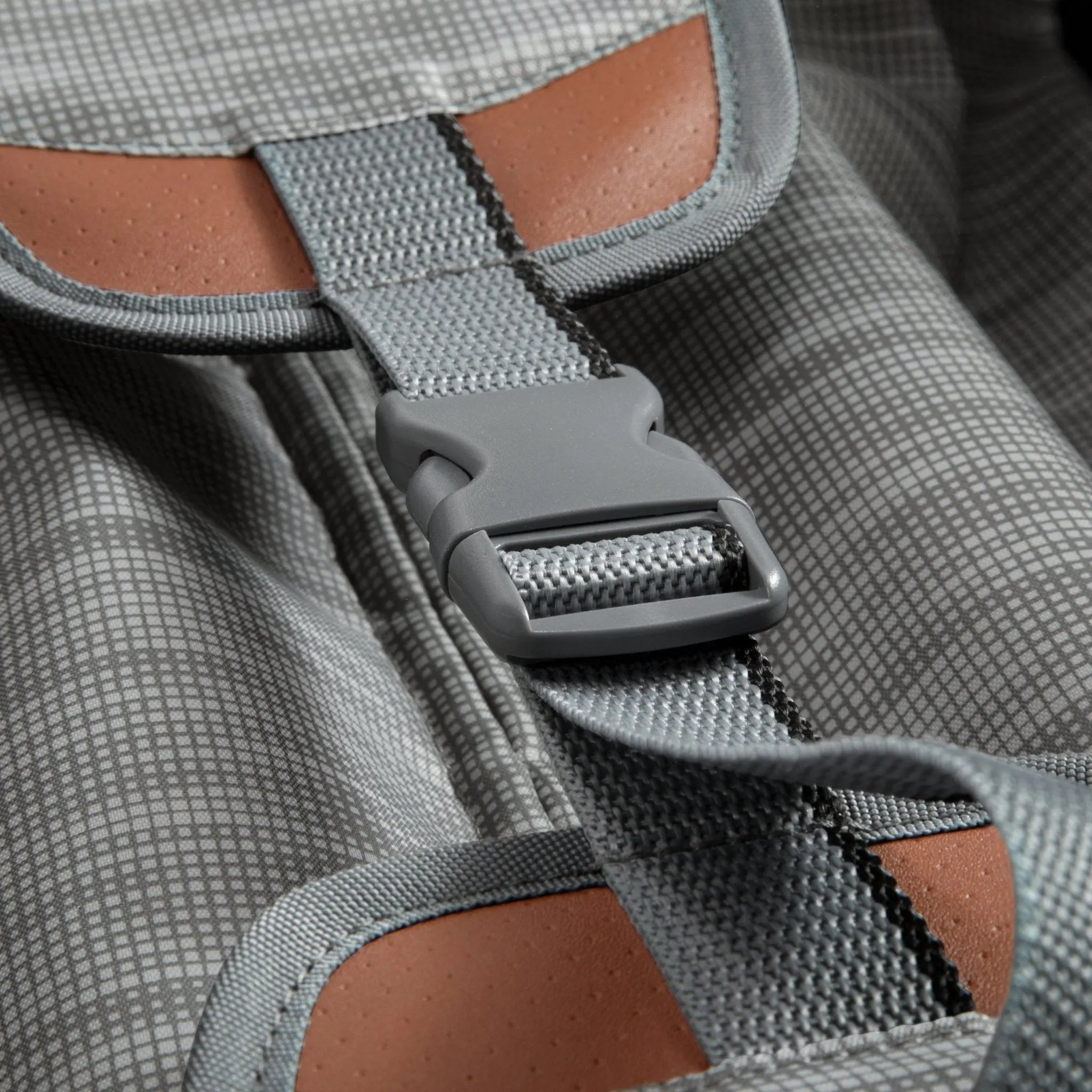 Ricardo Beverly Hills Montecito 2.0 Hardside Large Check-In Expandable Spinner - Graphite