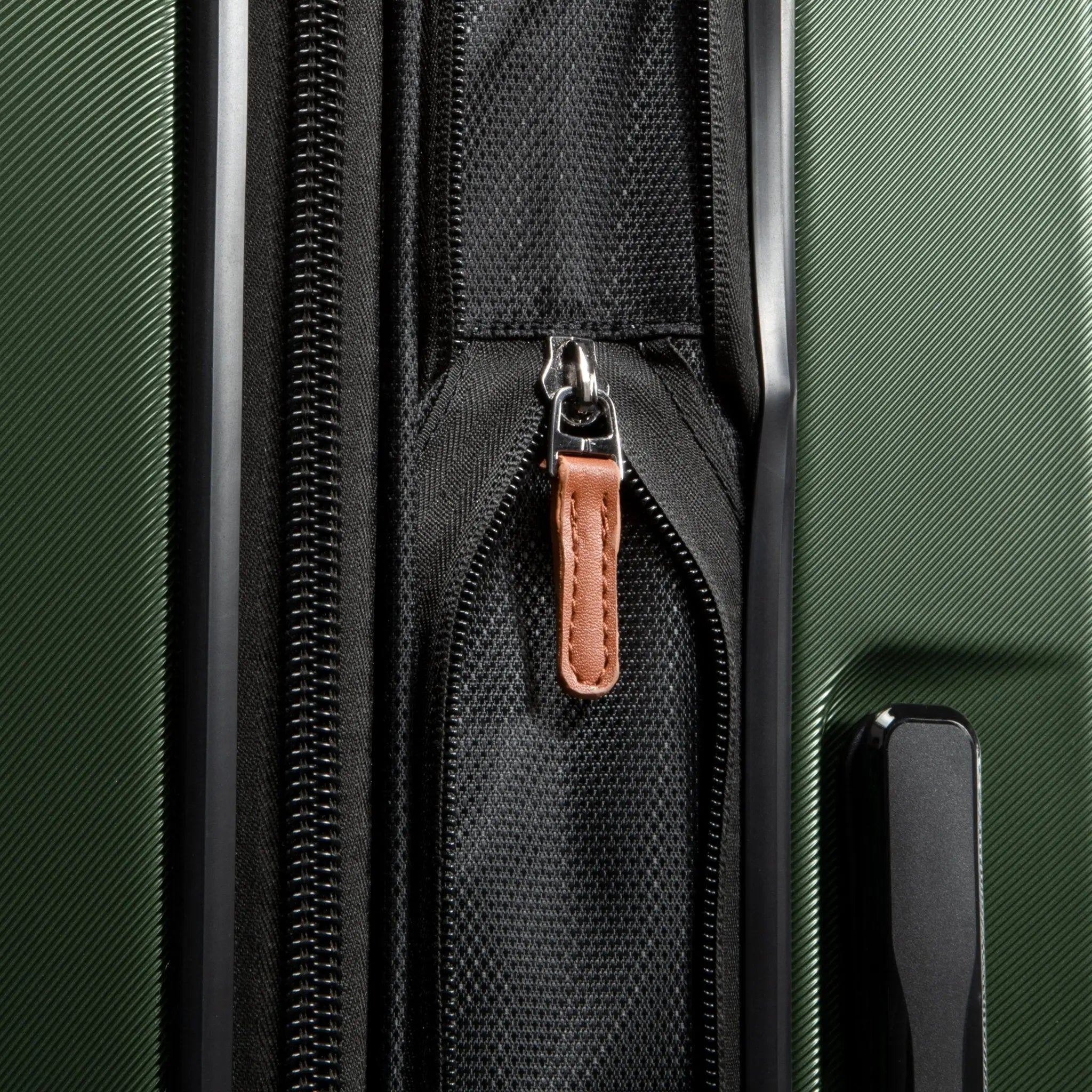 Ricardo Beverly Hills Montecito 2.0 Hardside Medium Check-in Expandable Spinner - Hunter Green