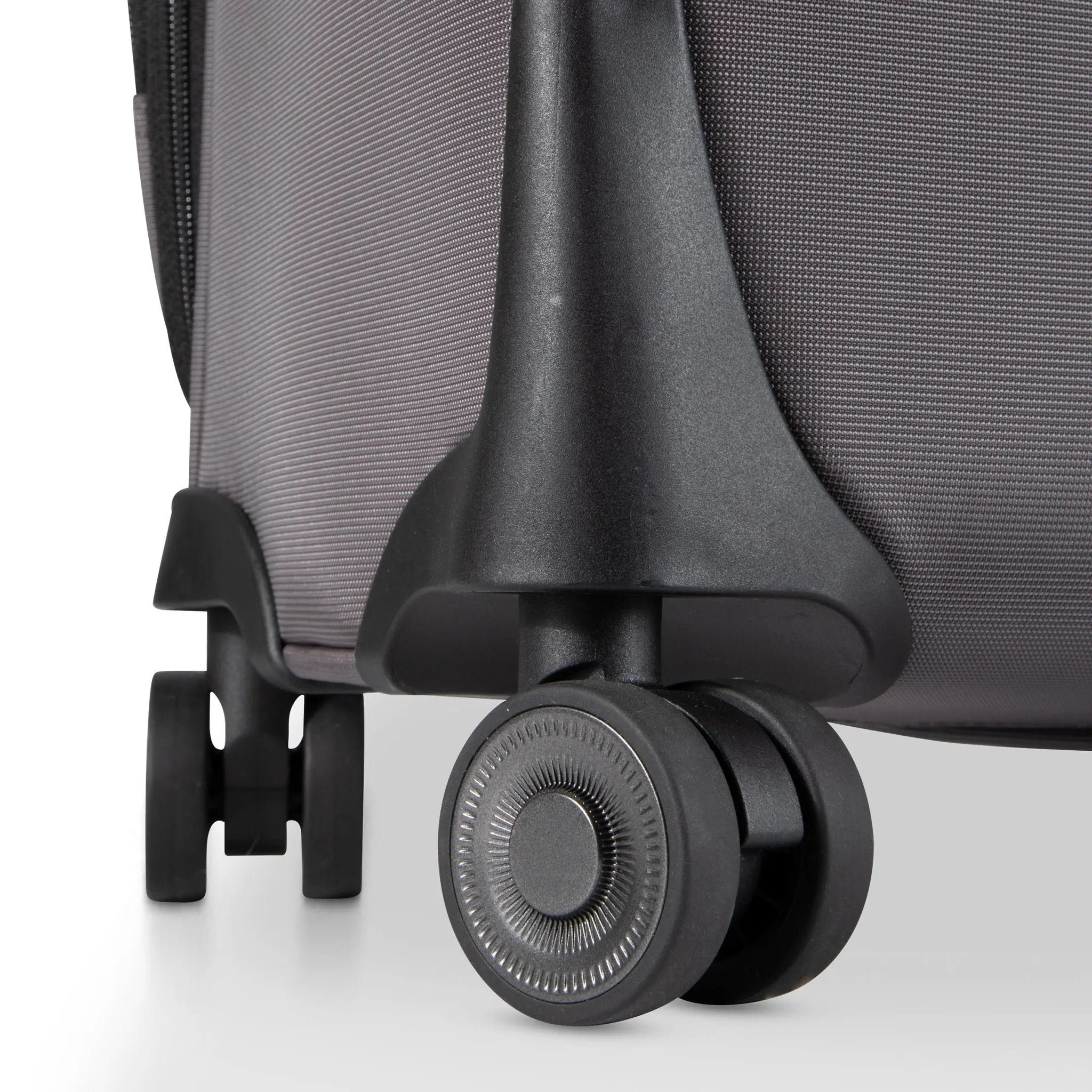 Ricardo Beverly Hills Montecito 3.0 Softside Medium Check-In Expandable Spinner - French Grey
