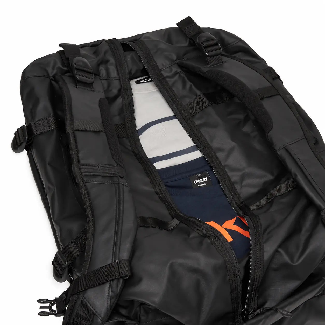 Oakley Road Trip RC Duffle 50L in Blackout, product view 4