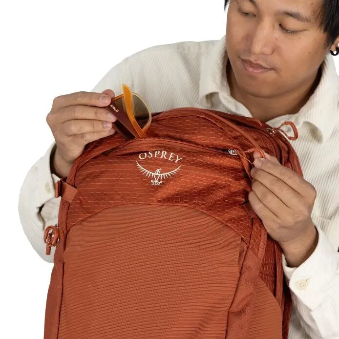 Osprey Nebula 32 front pocket and logo detail
