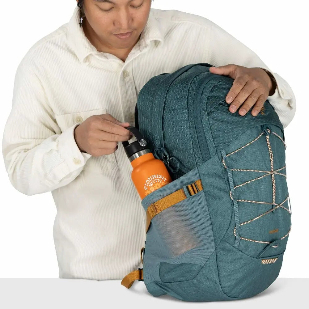 Osprey Quasar 26 front bungee compression detail