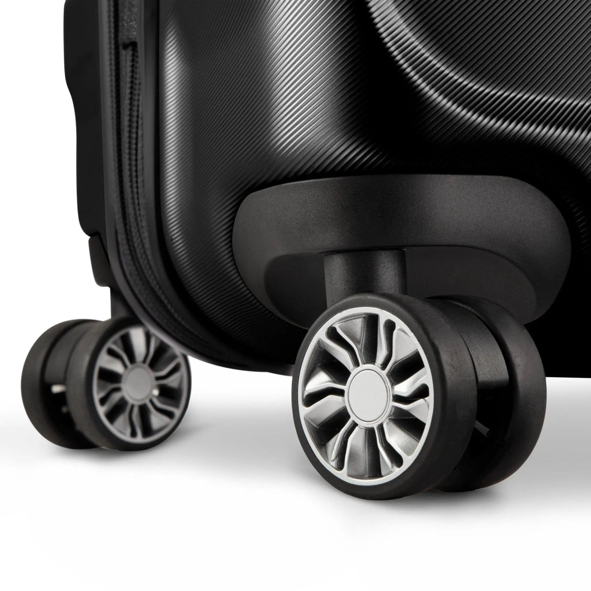 Ricardo Beverly Hills Rodeo Drive 2.0 Hardside Medium Check-In Expandable Spinner - Black