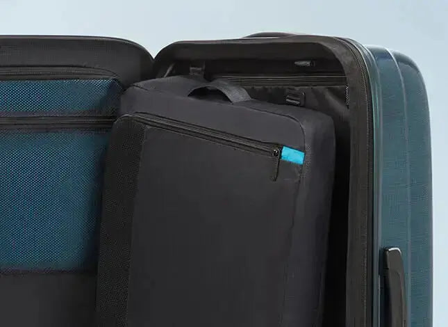 Samsonite Nexis interior divider, pockets and packing organization