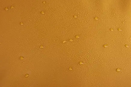 Thule Chasm Golden Brown: weather-resistant materials