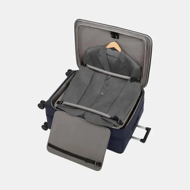 Victorinox Werks Traveler 7.0 Large Case, 8-Wheel Softside Expandable Travel Case, Navy Blue